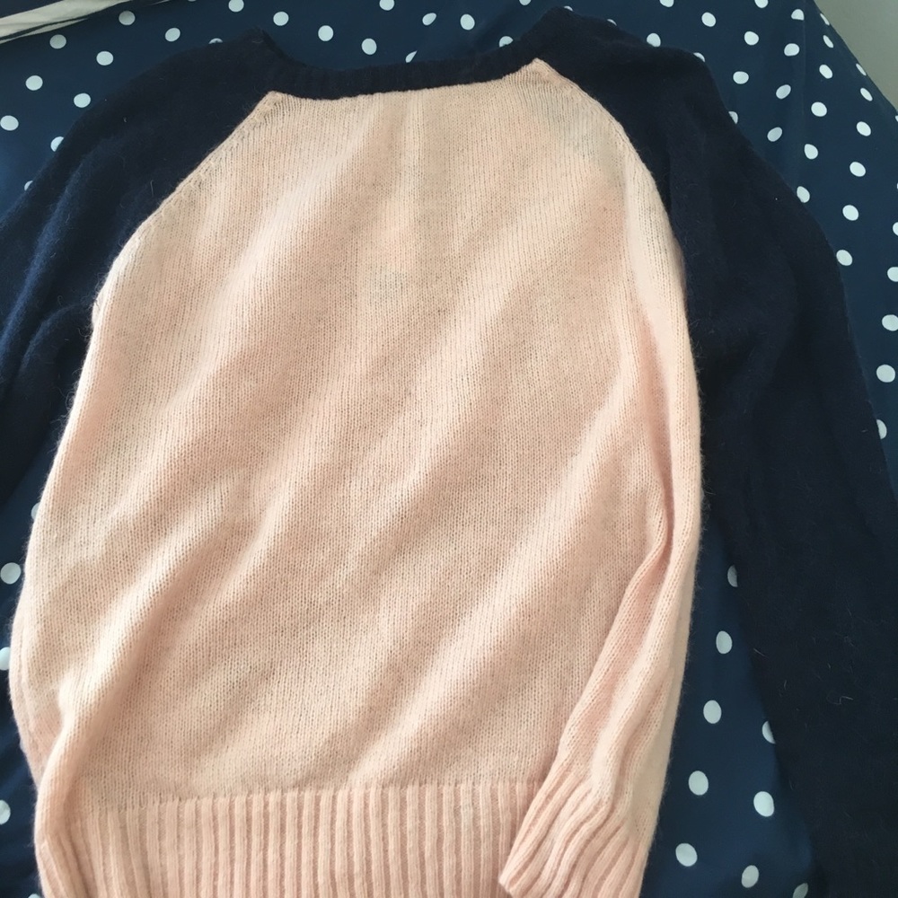 Light pink/navy sweater